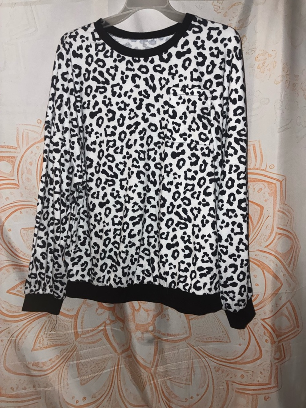 Black and White Leopard Print Sweatshirt with Black Leggings - Picture 5 of 12